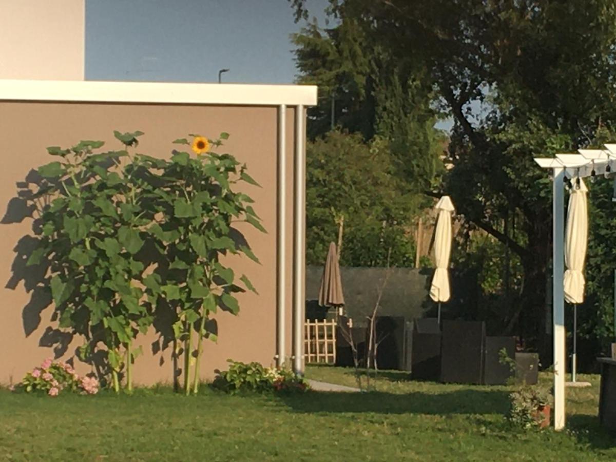 Hotel I Broletti Del Garda Pacengo Di Lazise Exterior foto